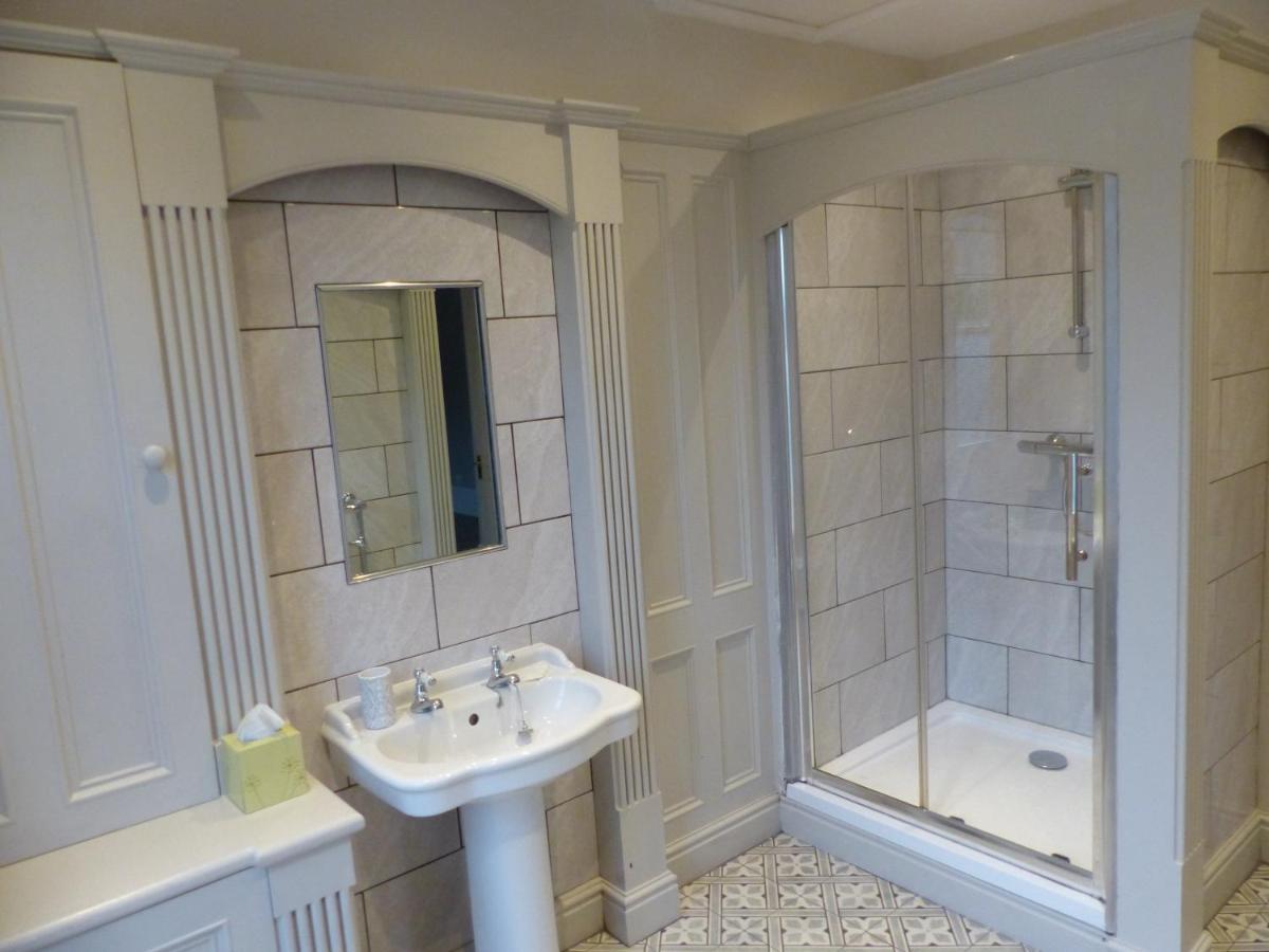 Four Seasons Guesthouse Castleton  Eksteriør billede